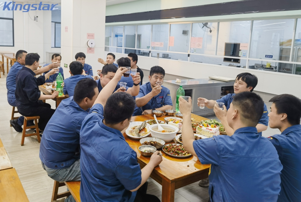 KINGSTRA EMPLOYEE BIRTHDAY