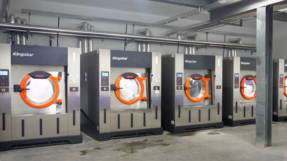 How Do Laundry Shops Safely Wash Black-and-White Fabric? Pure Tips Sharing!