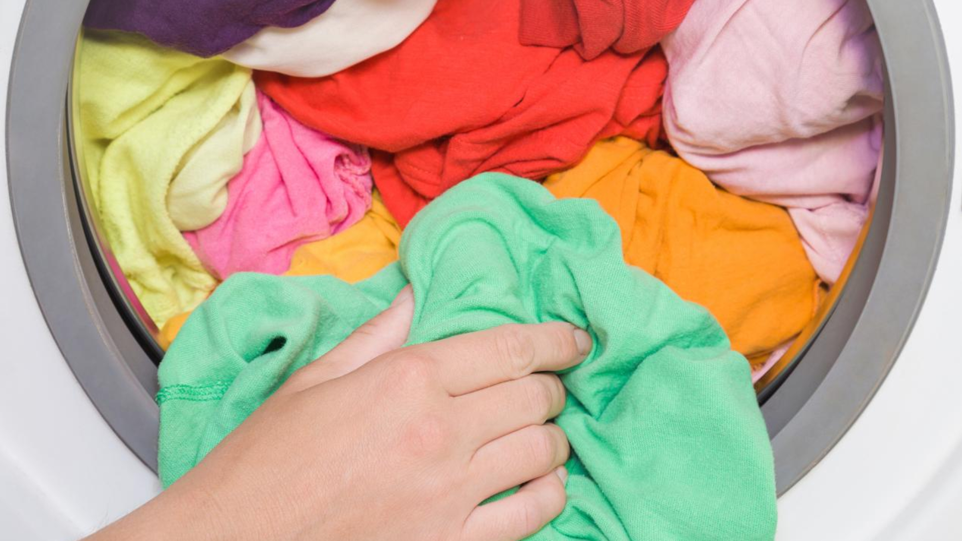 washing clothes in laundry shops